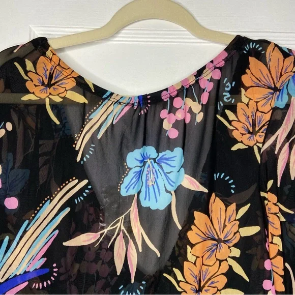 Free People Of Paradise Black Floral Sheer Crop Top size Small NEW - Picture 9 of 15